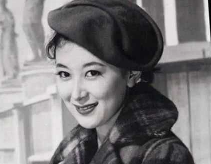 岸惠子